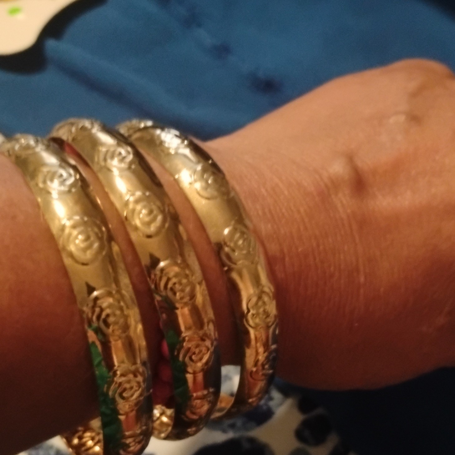 Gold Tone Floral Rose Pattern Bangle Bracelets Set of 3 Round Metal No Stone