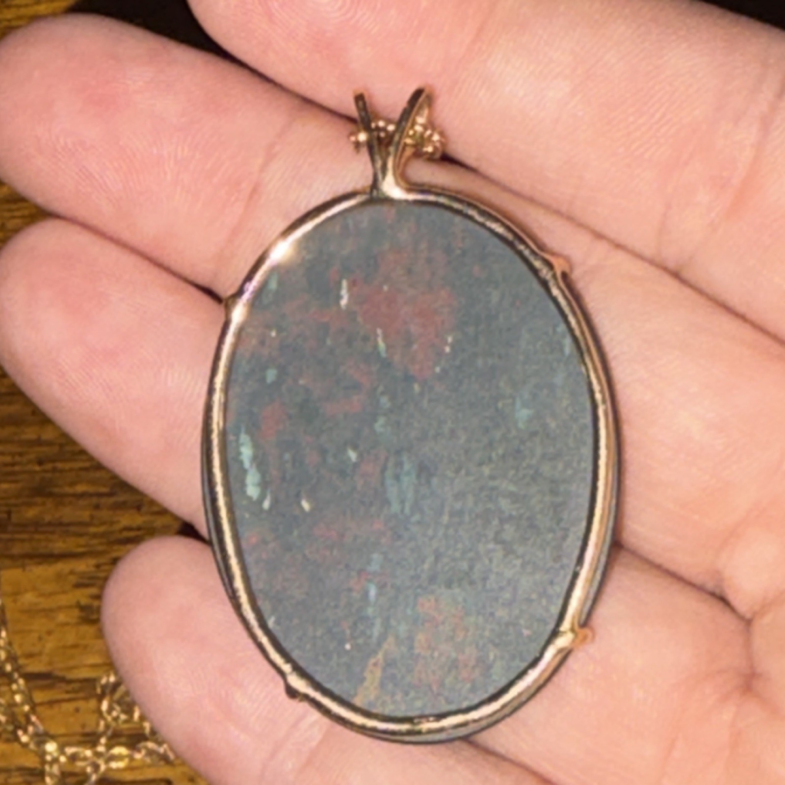 Vintage 100% natural bloodstone pendant necklace w/ 18” chain magnetic clasp