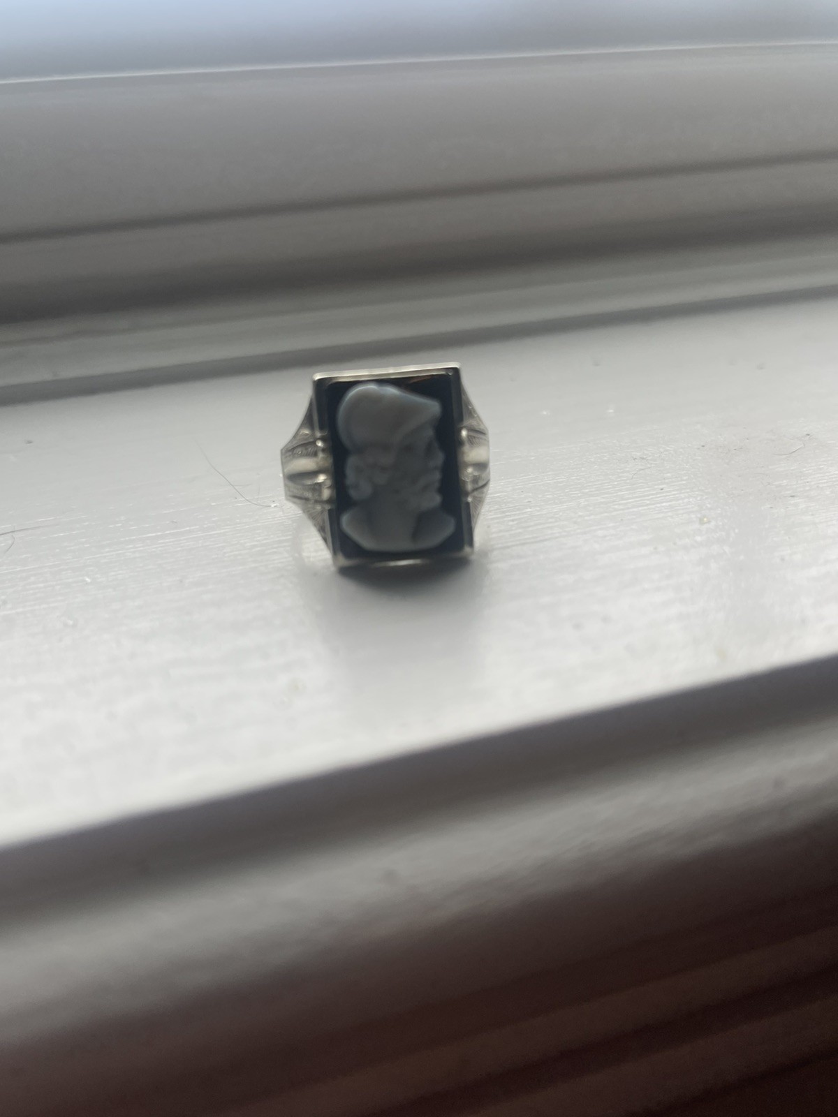 Vintage 10K White Gold Black White Greek God Head Carved Cameo Mens Ring 10.75