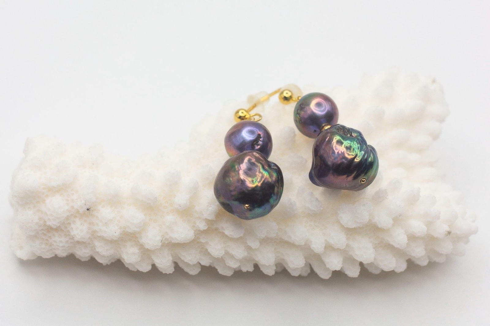 Kasumi Style Pearl Earrings Peacock Green Black Silver Gold Plated Stud