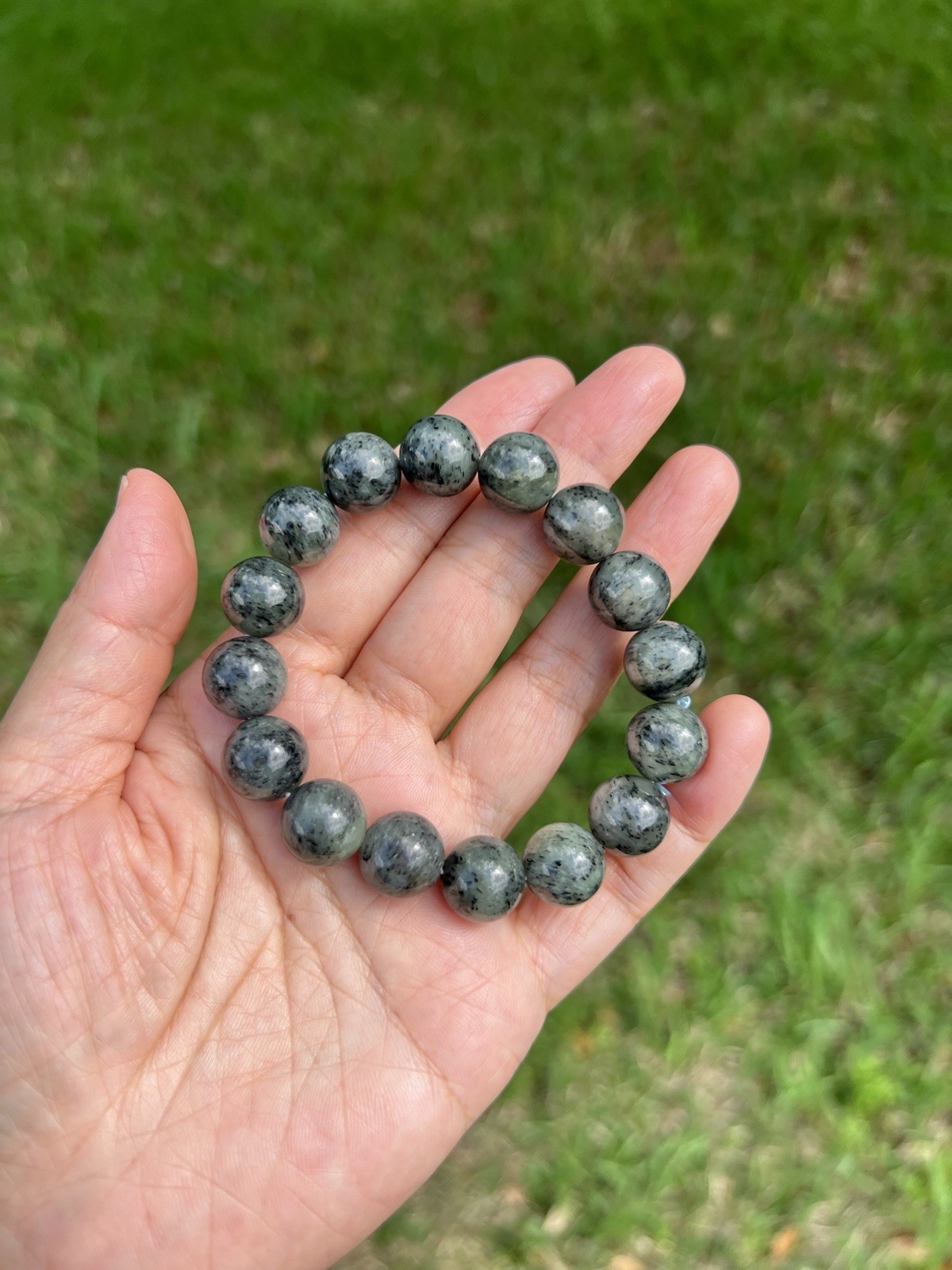 Genuine Qinghua Sesame Nephrite Jade 11.8mm Bead Bracelet H59 1