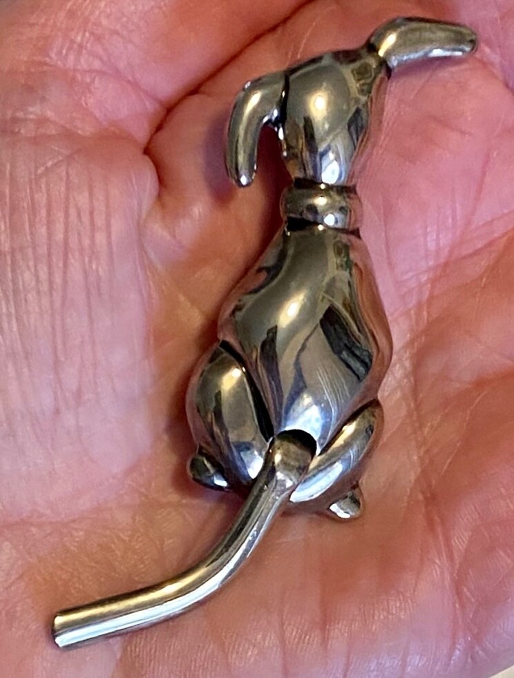Vintage dog brooch/pendant signed Best, silver tone, tail moves bac & forth