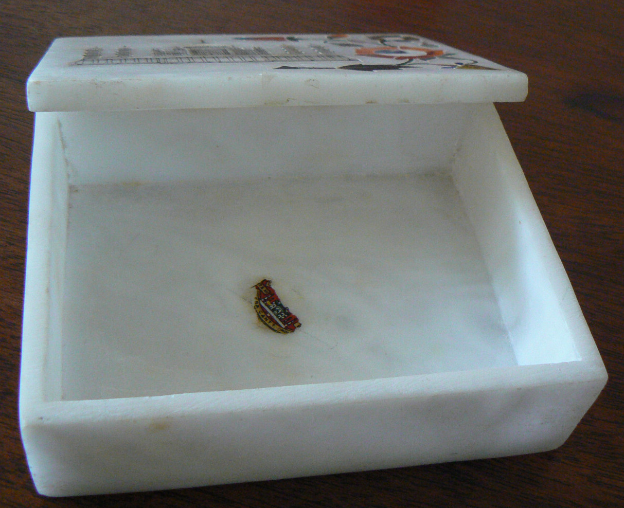 Marble trinket box Taj Mahal Pearl & Jade Inlay Agra India 4.5″X 3.5″X 1.5″