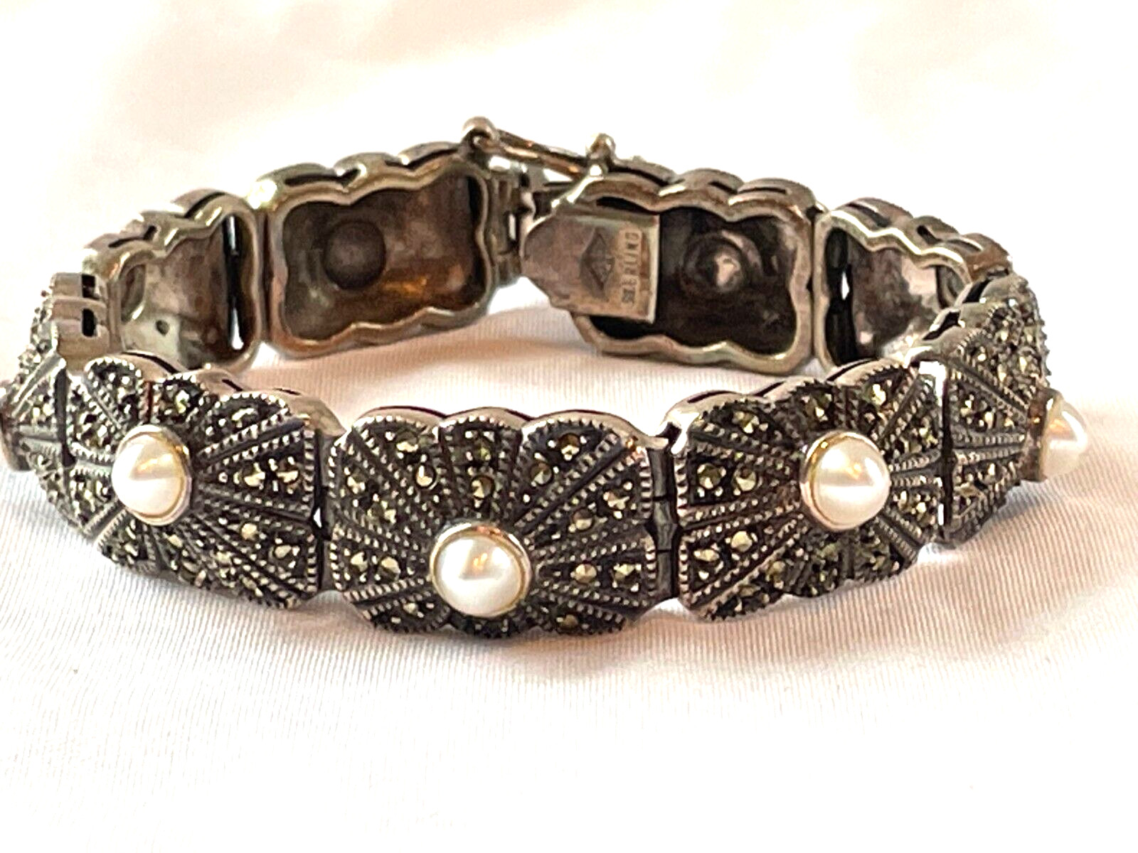 CHUNKY BUT SMALL VINTAGE JUDITH JACK STERLING MARCASITE PEARL BRACELET 6.5 INCH