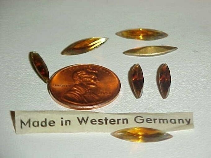 18 VINTAGE GLASS TOPAZ CRYSTAL GIVRE 15x4mm. FACETED NAVETTE GEM JEWELS L319