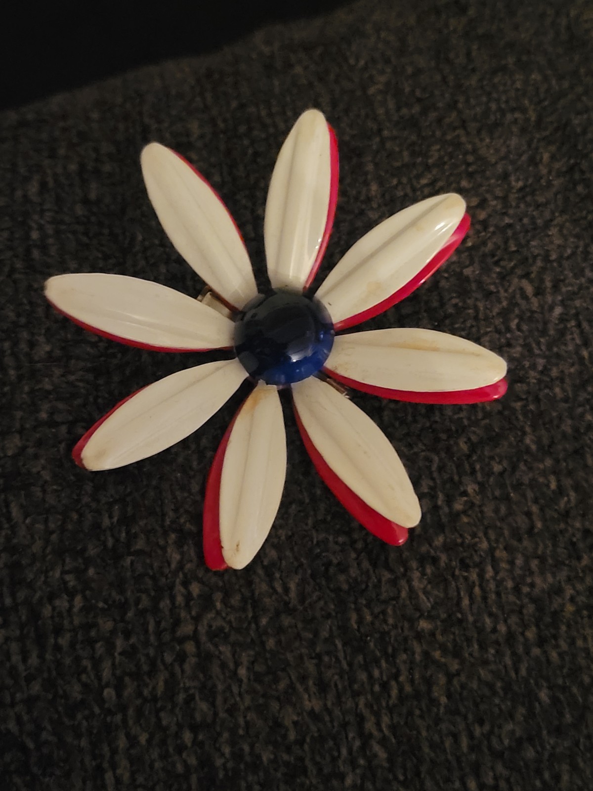 Vintage Stunning Enamel Flower Brooch 1950s To 1970s Good Condition CA E407-4