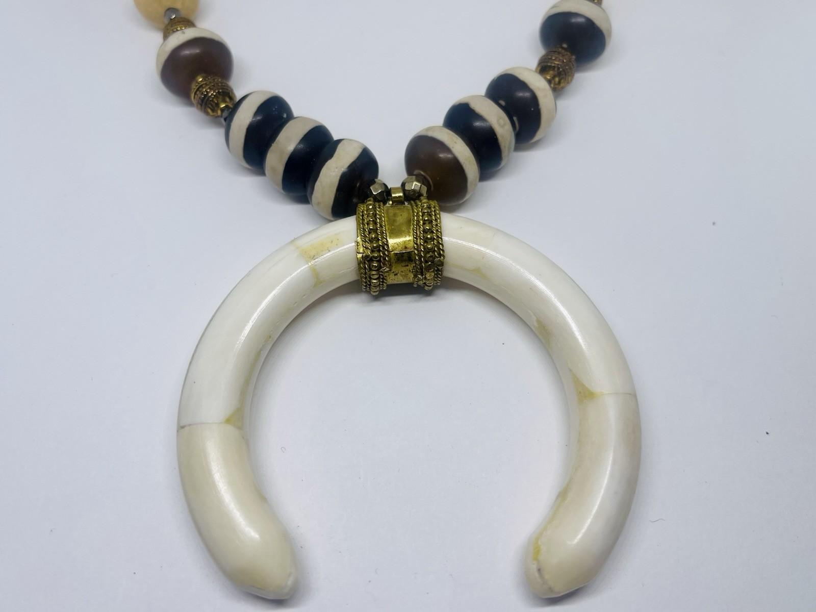 Vintage Betsy Pittard Designs BPD Horn Wood Acrylic Beaded Necklace Boho Bliss