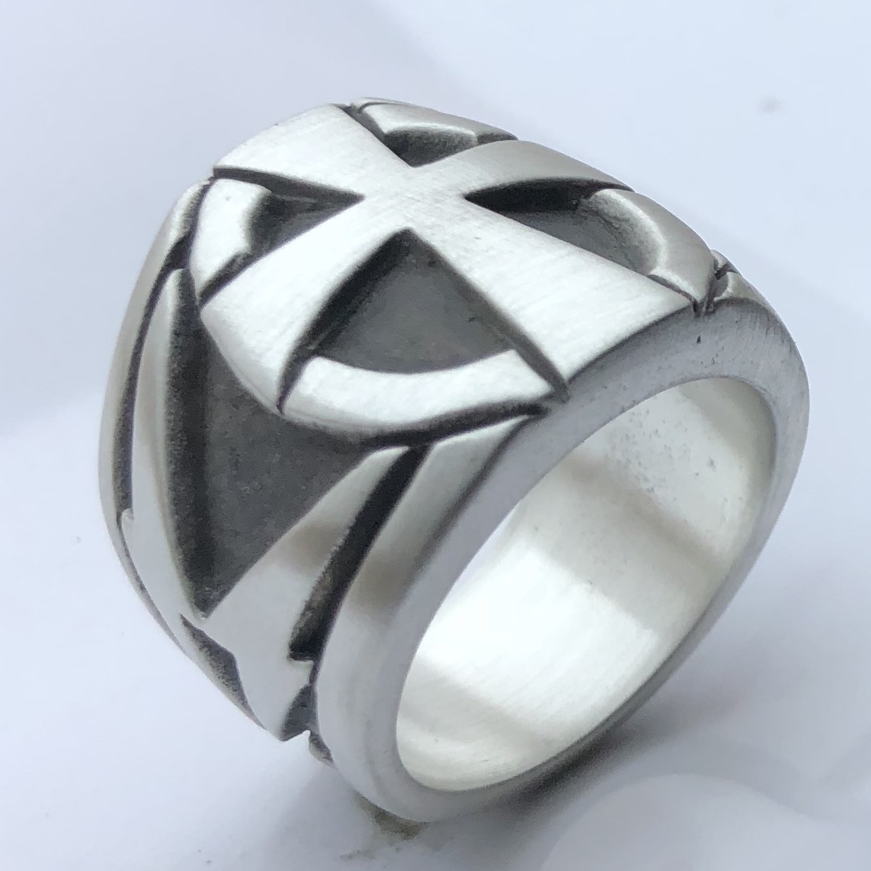 MJG STERLING SILVER KNIGHTS TEMPLAR RING- LIGHTNING SIDES. 35 GRAMS. HARLEY. 11+