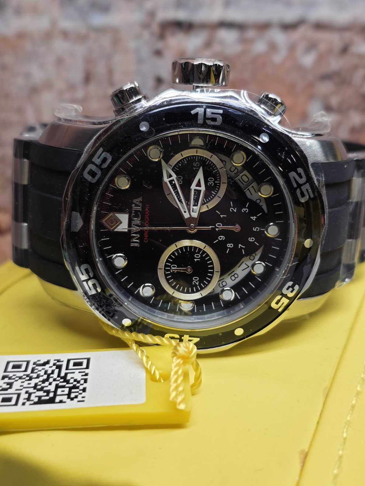 Men’s OVERSIZED CHRONOGRAPH Watch INVICTA “Pro Diver” 6977
