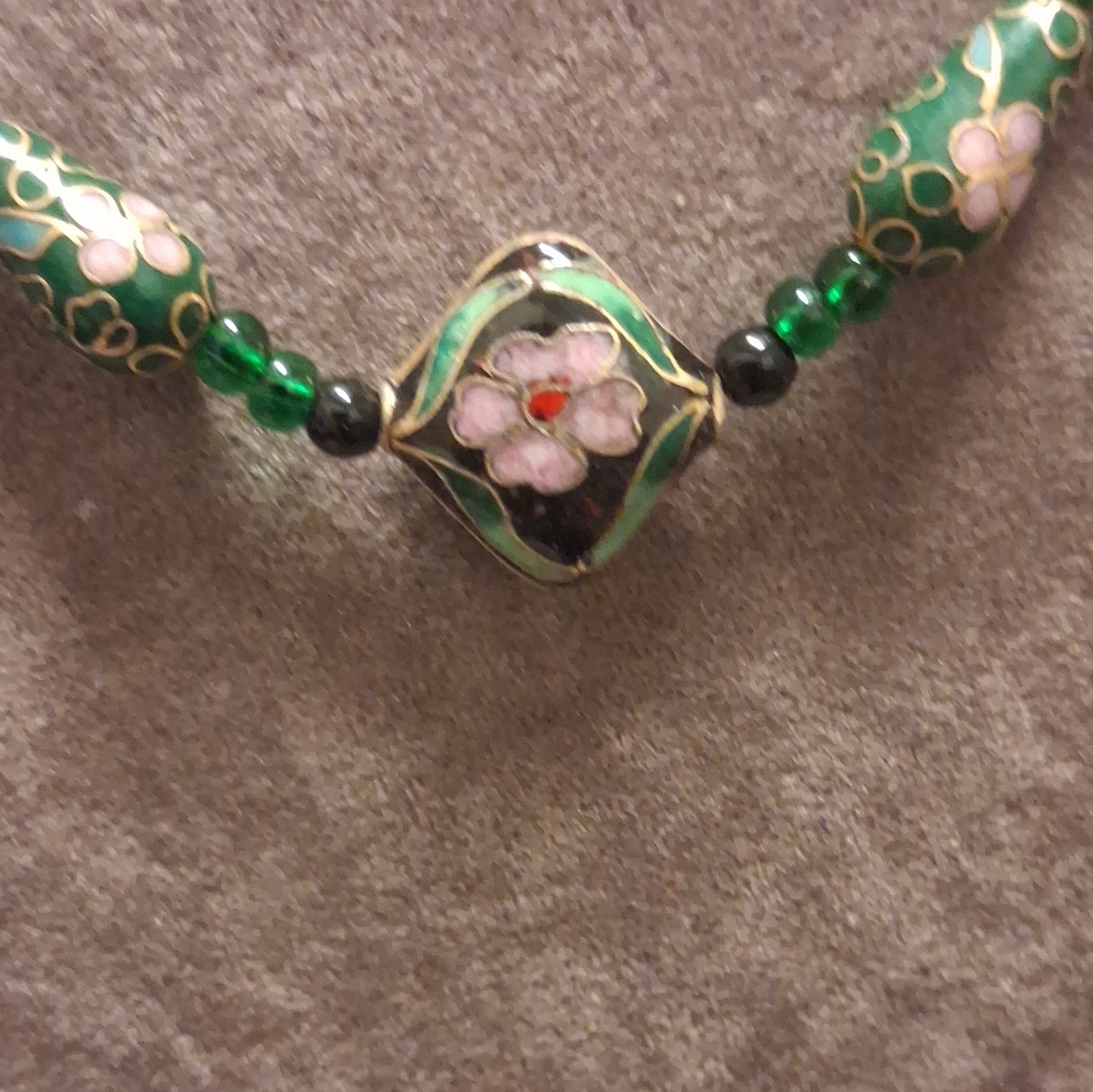 Green Glass Beaded Necklace Floral Cloisonne-Style Beads Box Clasp