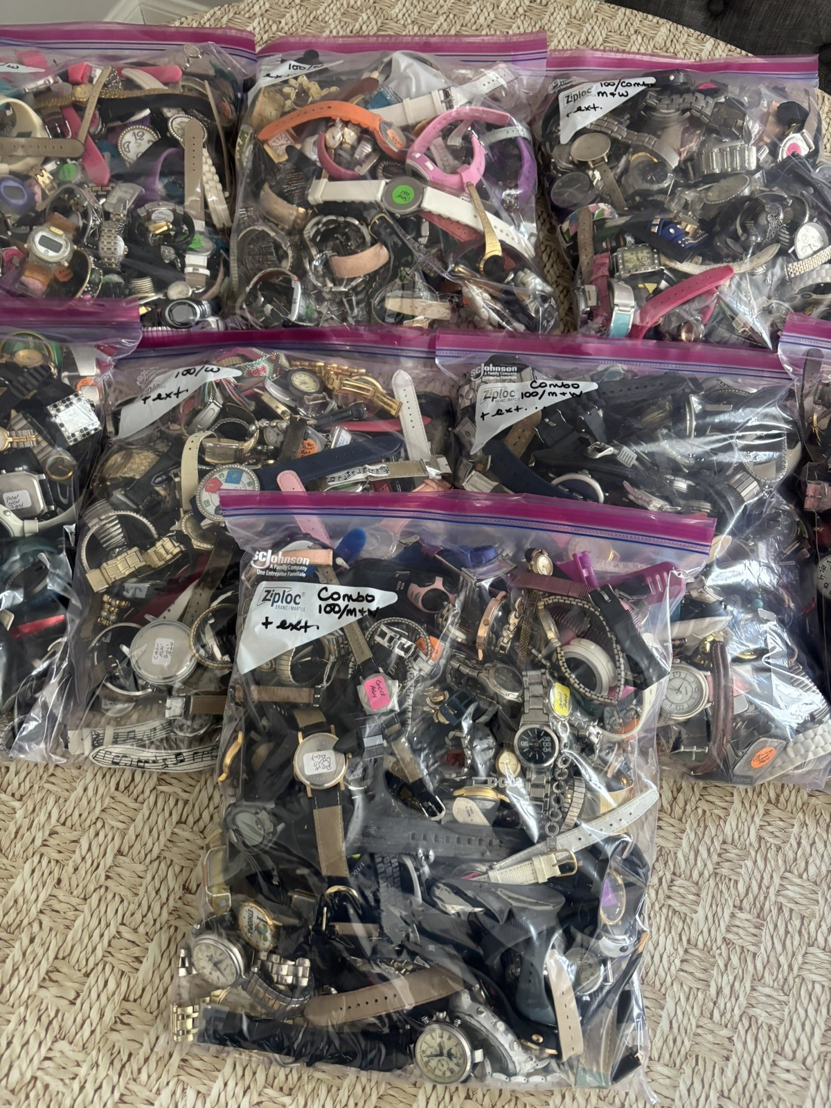 Lot of watches, parts, repair, art, some may only need a battery and/or a band