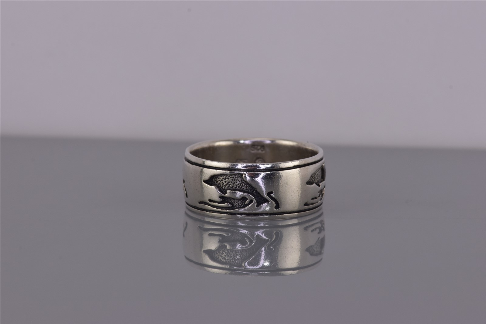 Peter Stone Sterling Silver 8.5mm Carved Jumping Dolphin Band Ring 925 Sz: 9