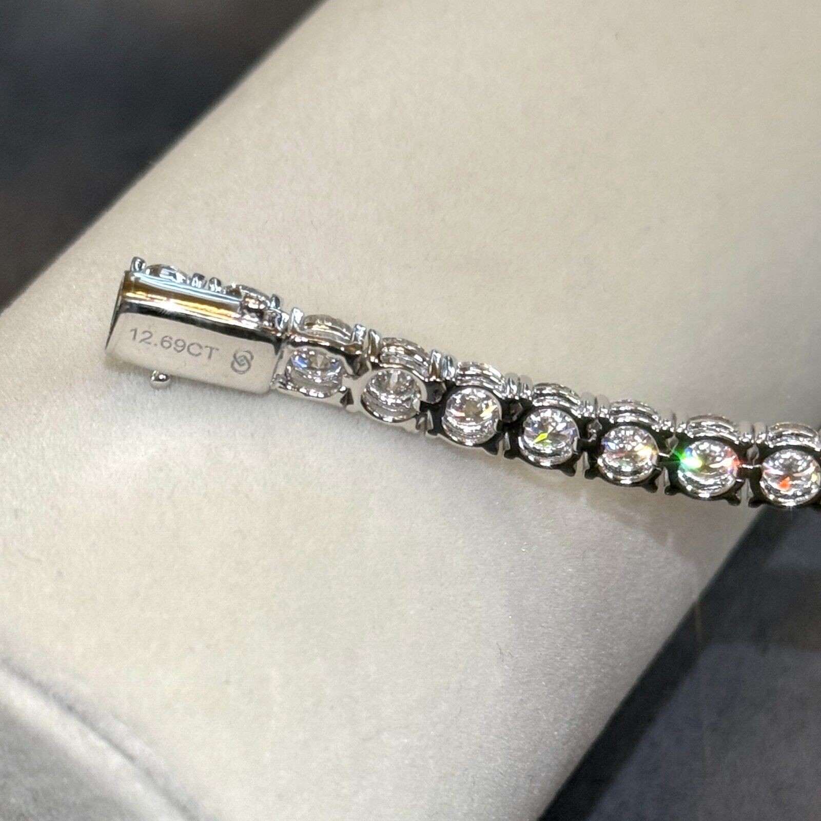 VVS1 Certified Moissanite Tennis Bracelet – 925 Silver or Gold Plated All Sizes