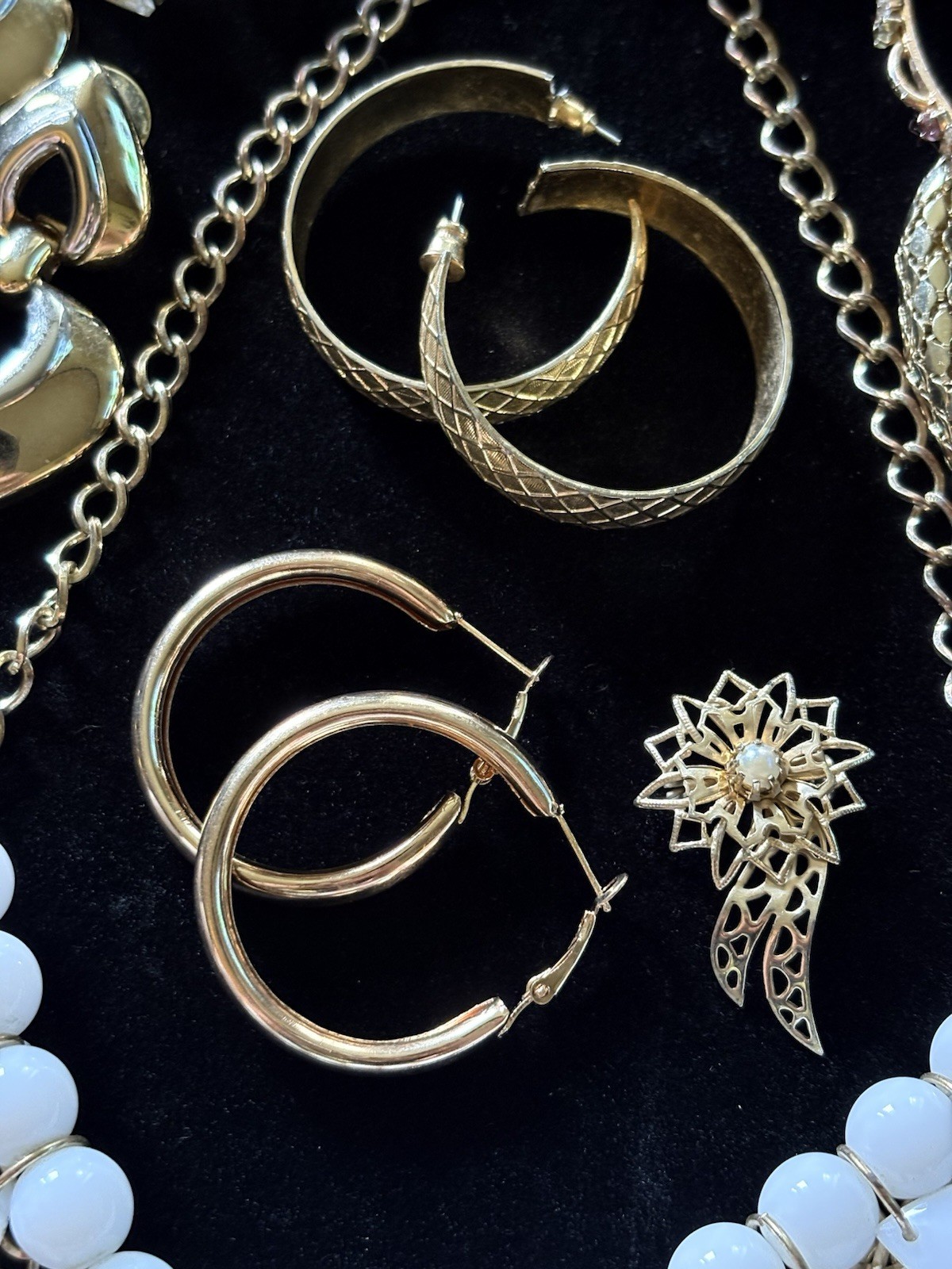 VTG Mix Estate Jewelry Lot 16pc White & Gold Tones Rhinestones All Wearable