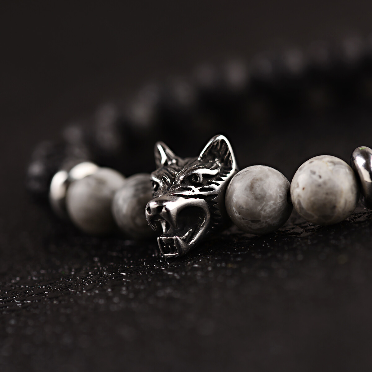 2Pcs Punk Men’s 8mm Lava Rock Diffused Stone Wolf Head Charm Bracelets Bangle
