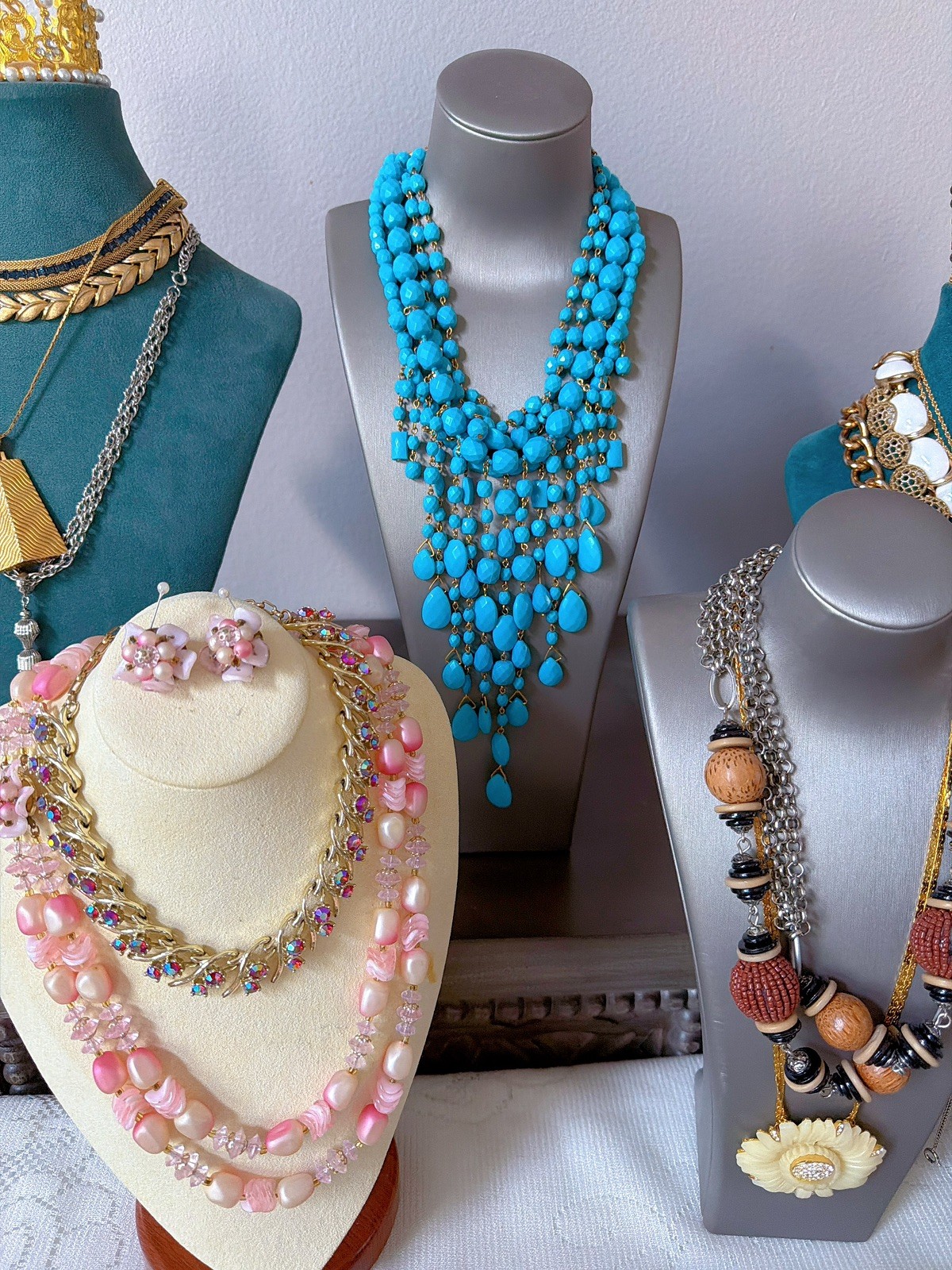 Exquisite Vintage High End Jewelry Lot 114 Juliana Vrba Miriam Haskell& More