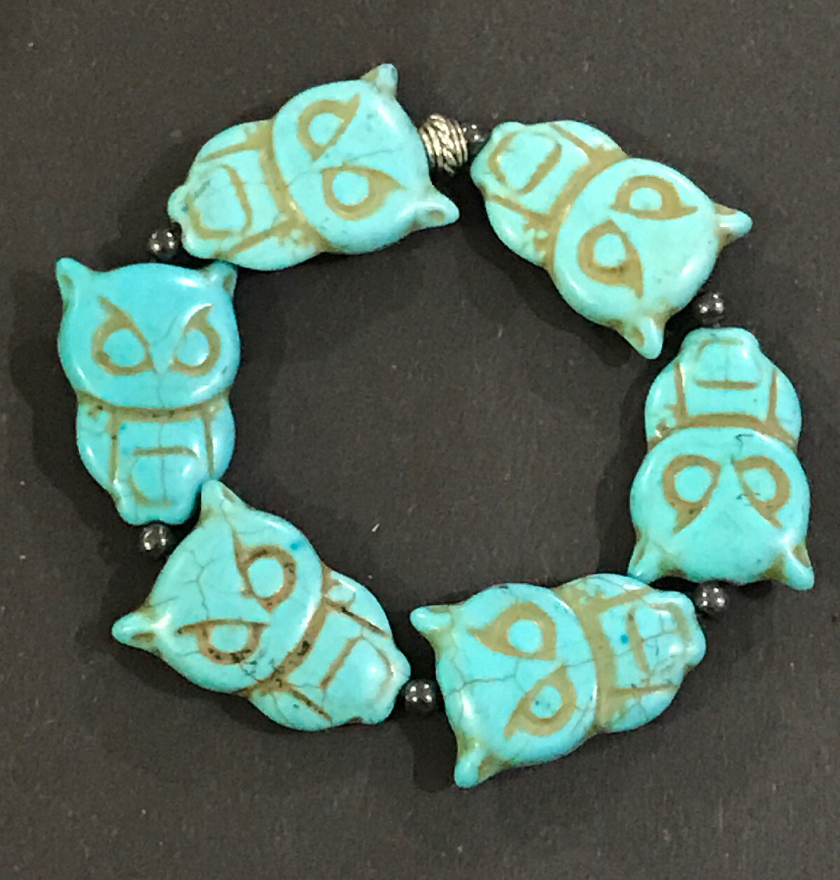 Blue Howlite Turquoise Gemstone Owel – 6″ Beaded Stretch Bracelet