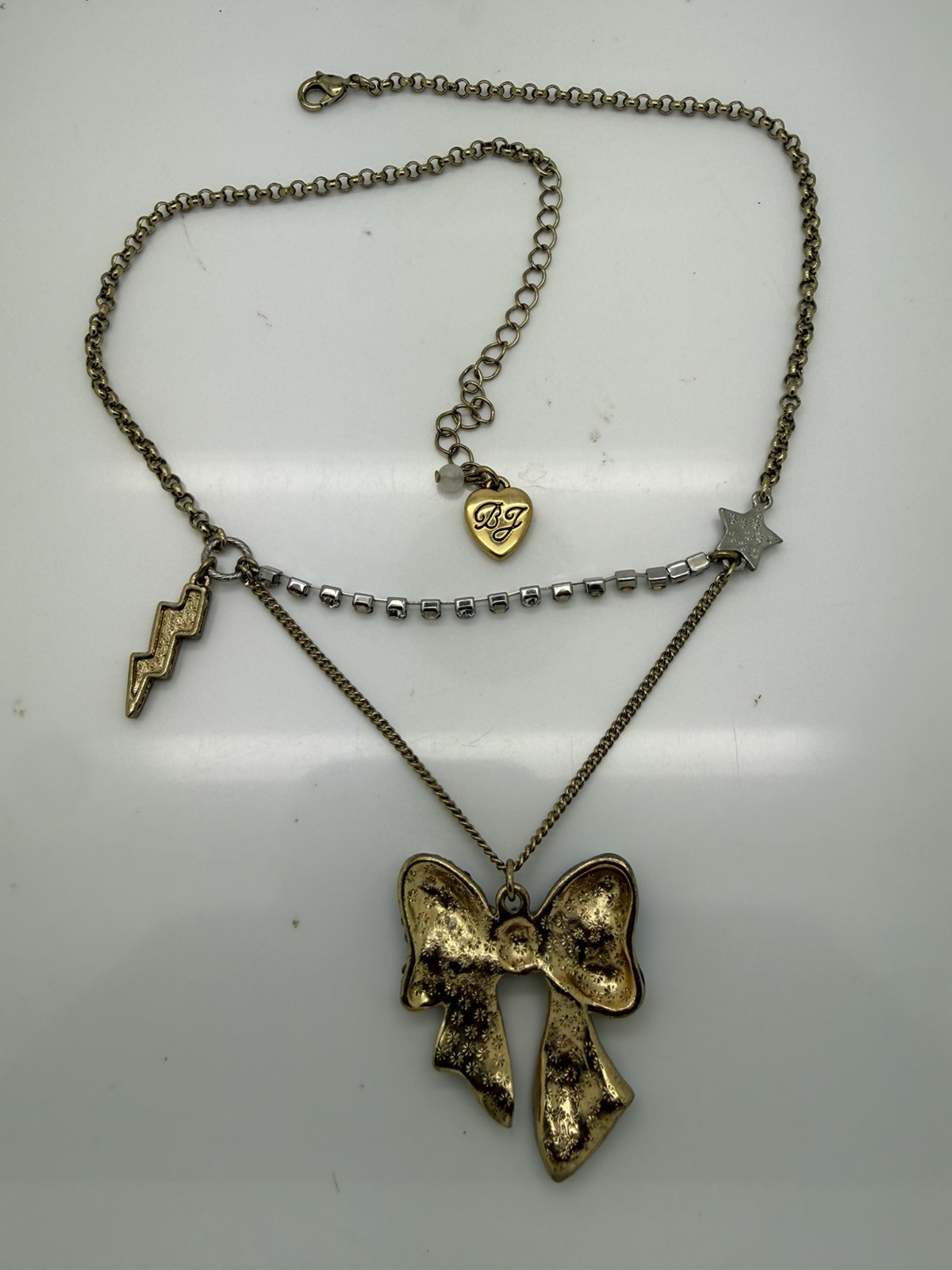 BETSEY JOHNSON HEAVENS TO BETSEY BLUE PAVE CRYSTAL Necklace Bolt & Bow 14-18” H9