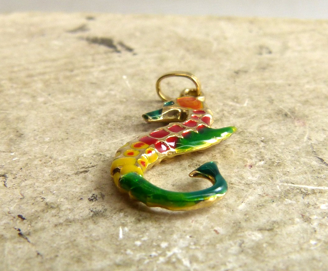 Gorgeous 14K Yellow Gold & Enamel Seahorse Pendant .585 Italy Estate Find !