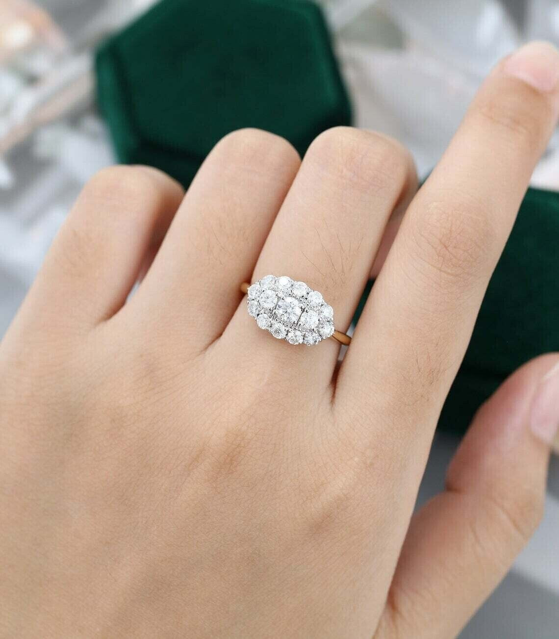 Antique Art Deco Engagement Ring With 2.33 Ct Round Shaped For Women
