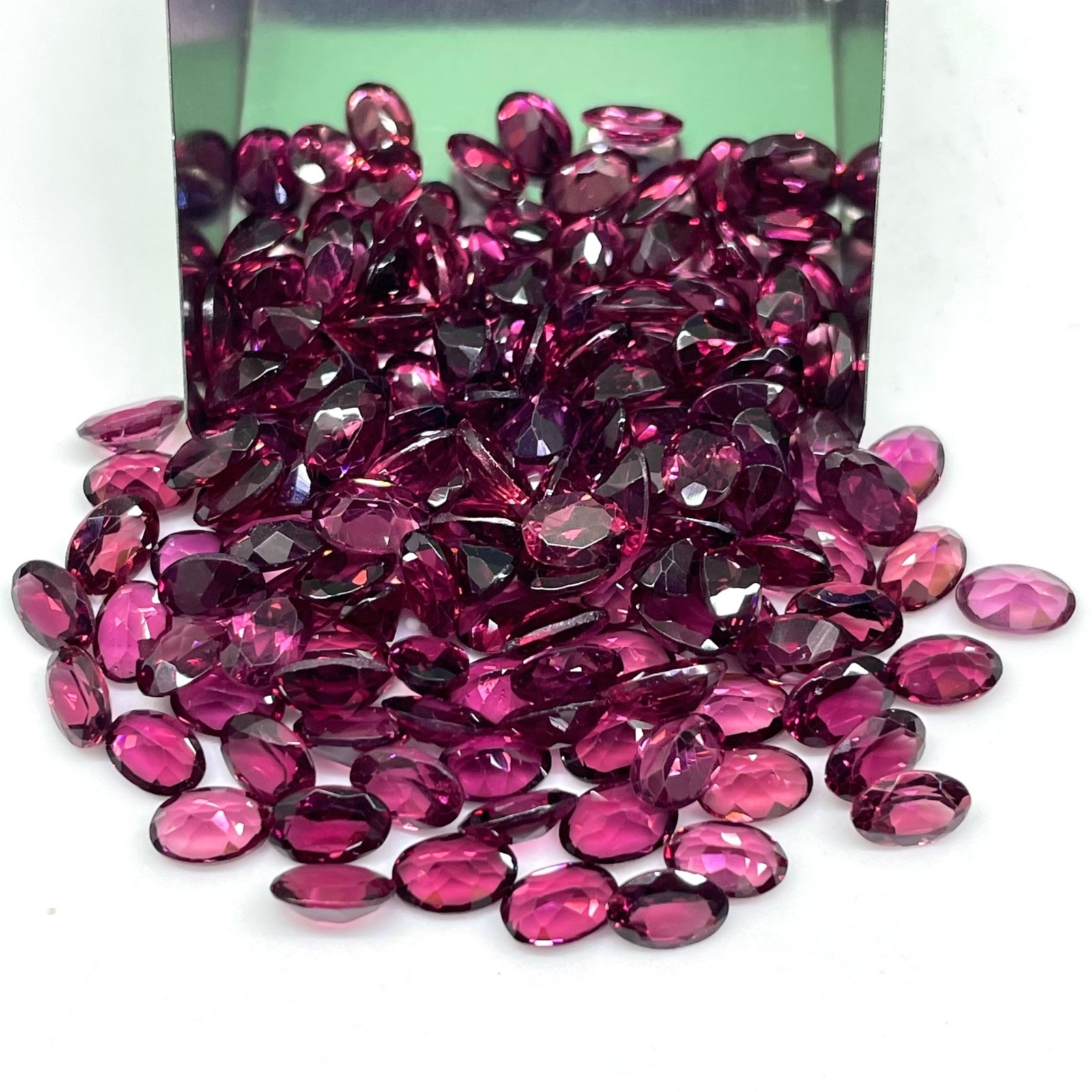 25 Pcs Natural Rhodolite Garnet 6x4mm Oval Cut Loose Untreated Gemstones Lot