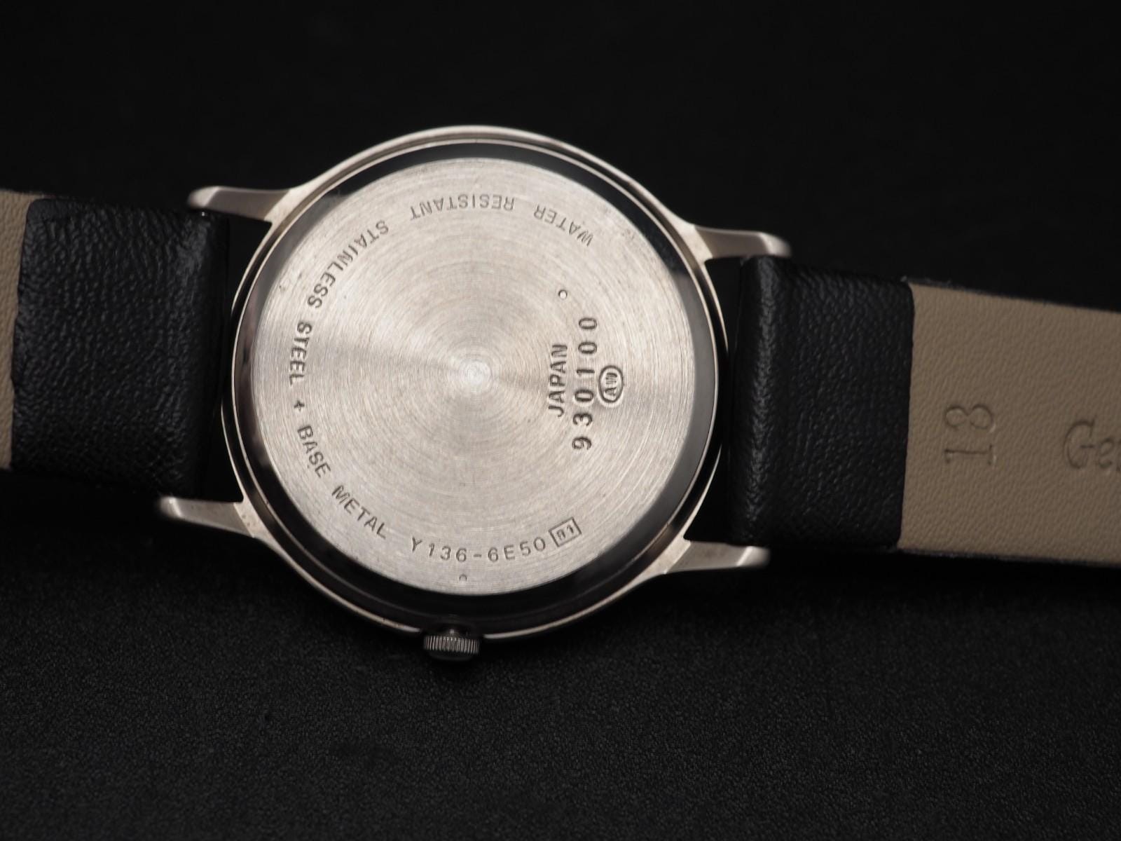Vintage Seiko Alba Disney Mickey Mouse Y136-6E50 33mm Qz Mens Watch JAPAN