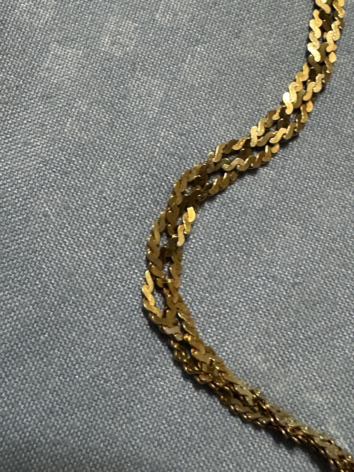 14K Yellow Gold Herringbone Chain Necklace Spring Ring Closure No Stone