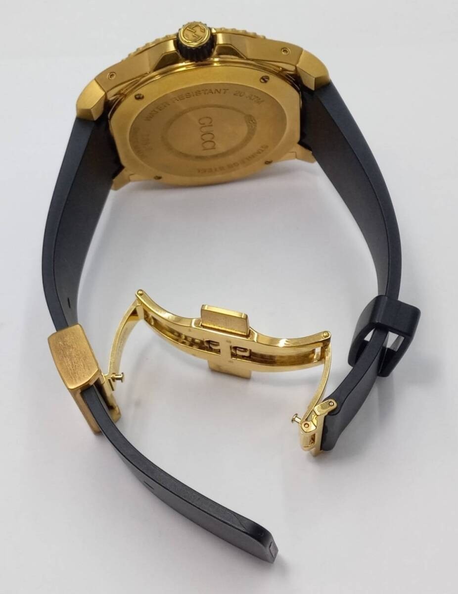 Gucci Dive YA136219 136.2 Black Gold Snake Dial Quartz Men’s Watch