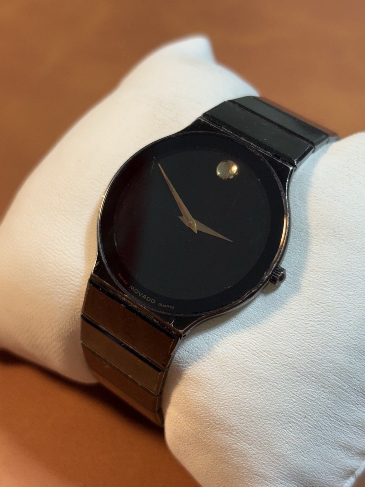 Movado Swiss Museum Women Ultra Thin 84-40-880-AP 32mm Black Watch,Runs