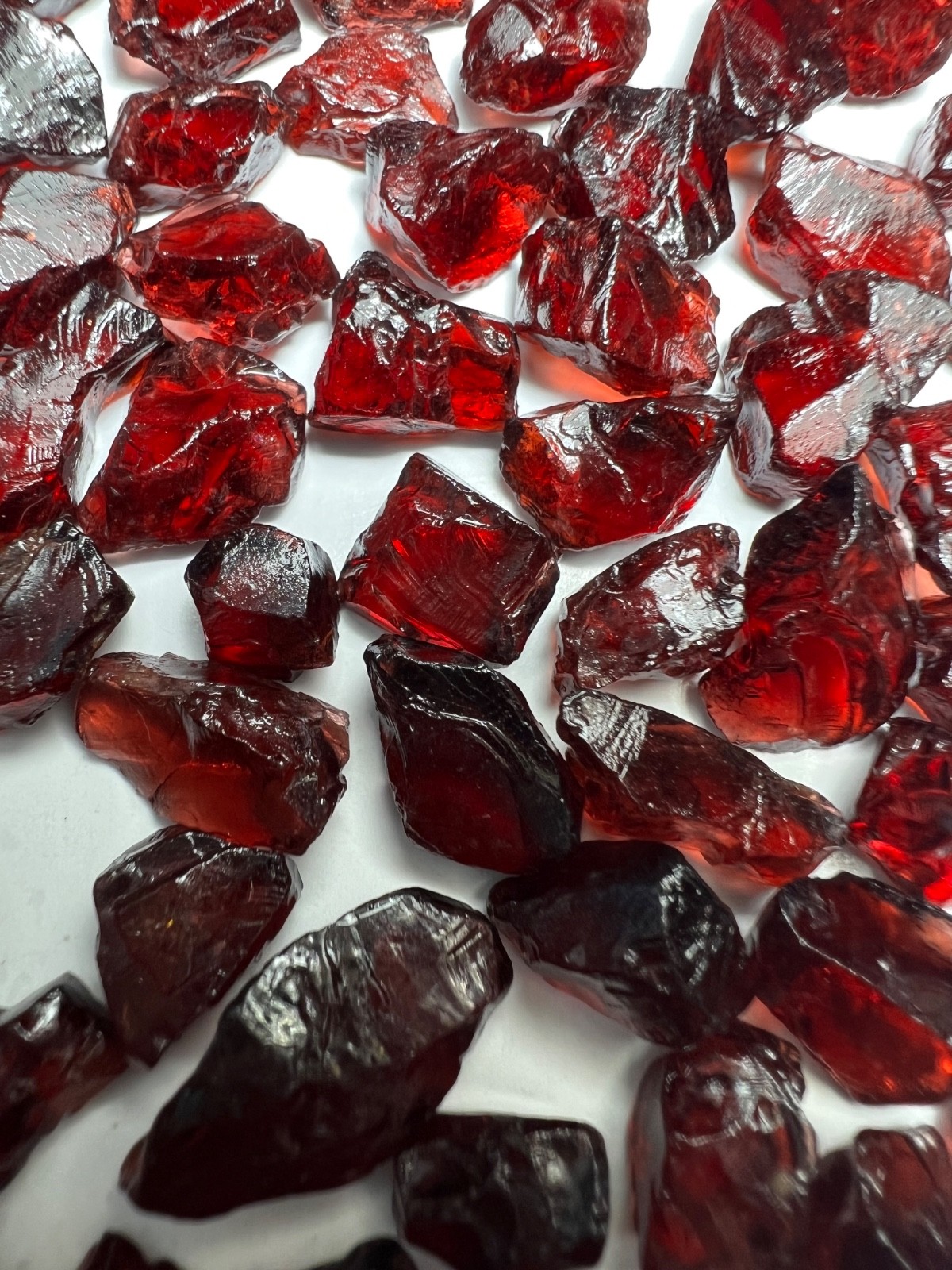 370Ct Natural Rhodolite Garnet Rough Facet Grade Parcel Tanzania Lot