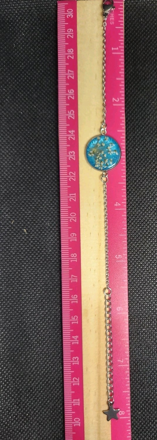 Handmade Resin Bracelet – Stainless Steel – 8″ Adjustable – Pressed Flower