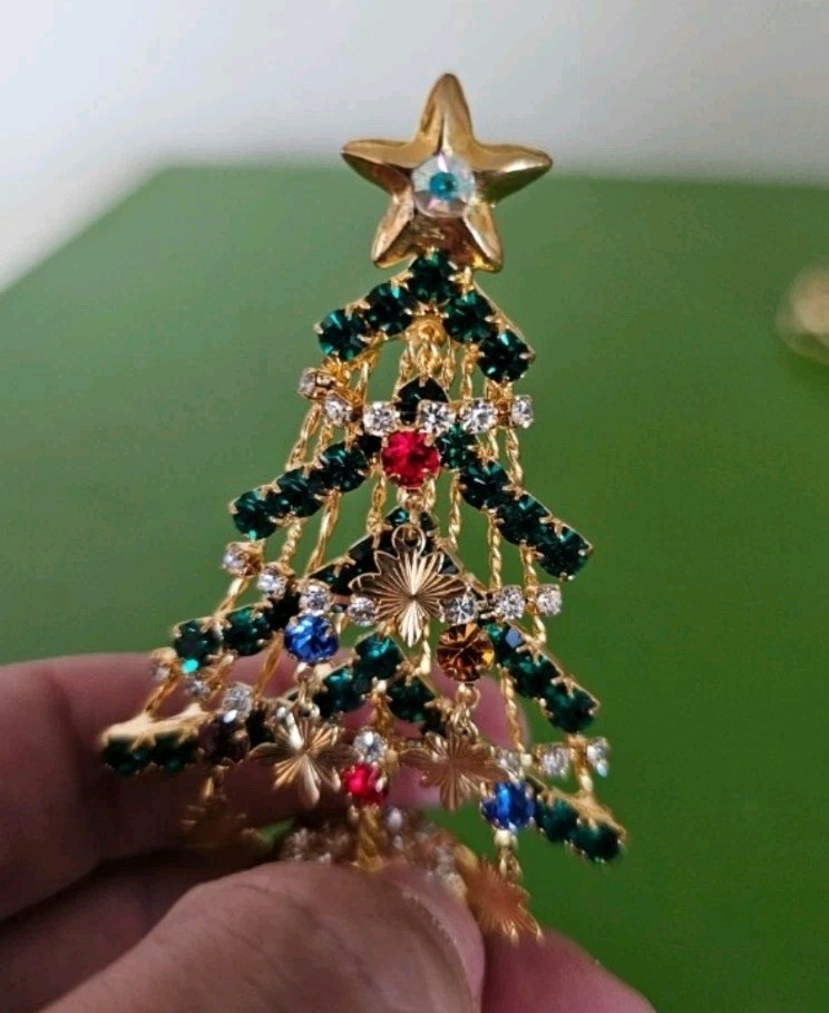 Christmas Tree Dangle Brooch Pin, Gold Plated Metal, Multicolor Rhinestones
