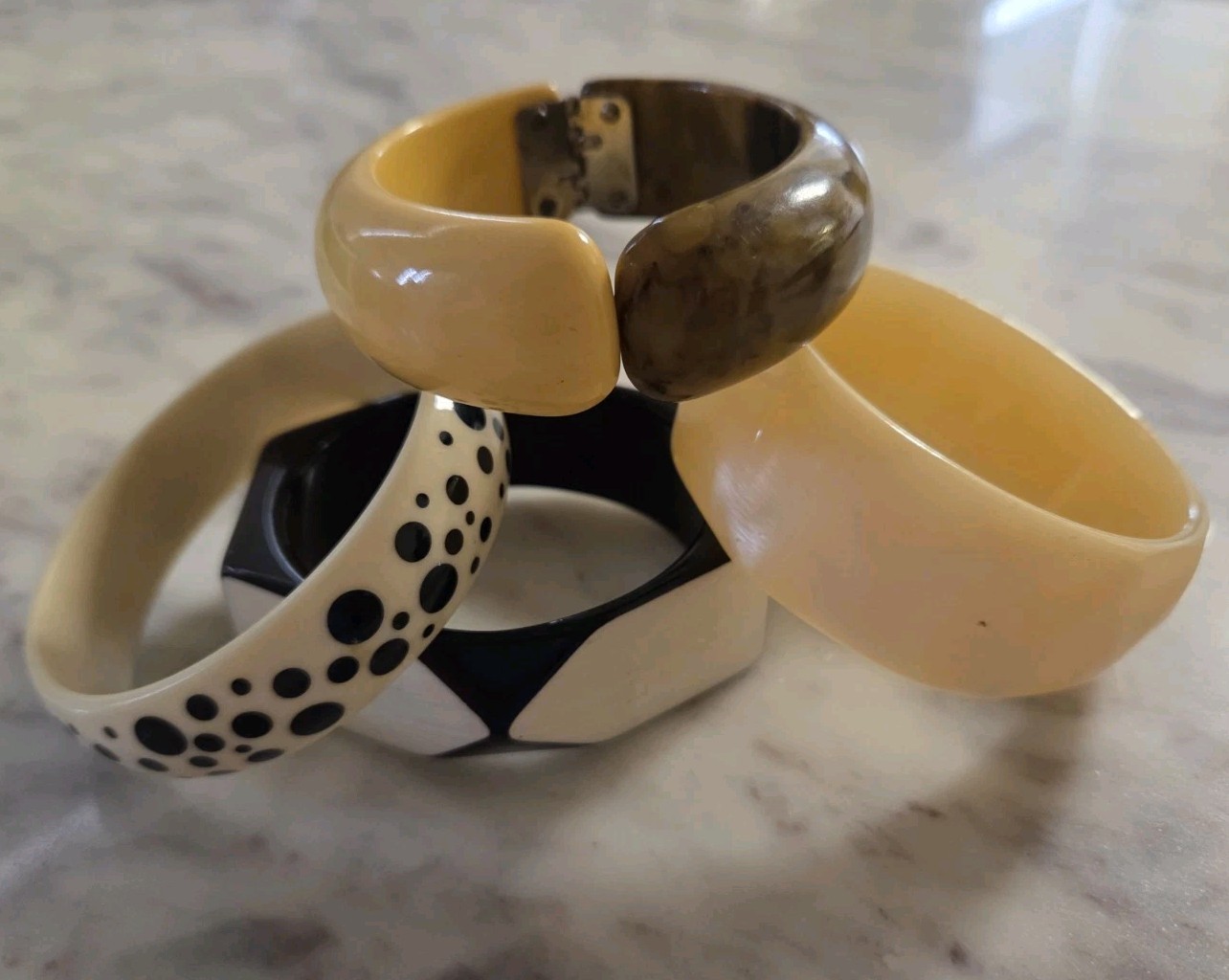 VTG LOT 4 BRACELETS GEOMETRIC BLACK & WHITE AVON POLKA DOT CREAM BROWN CLAMPER