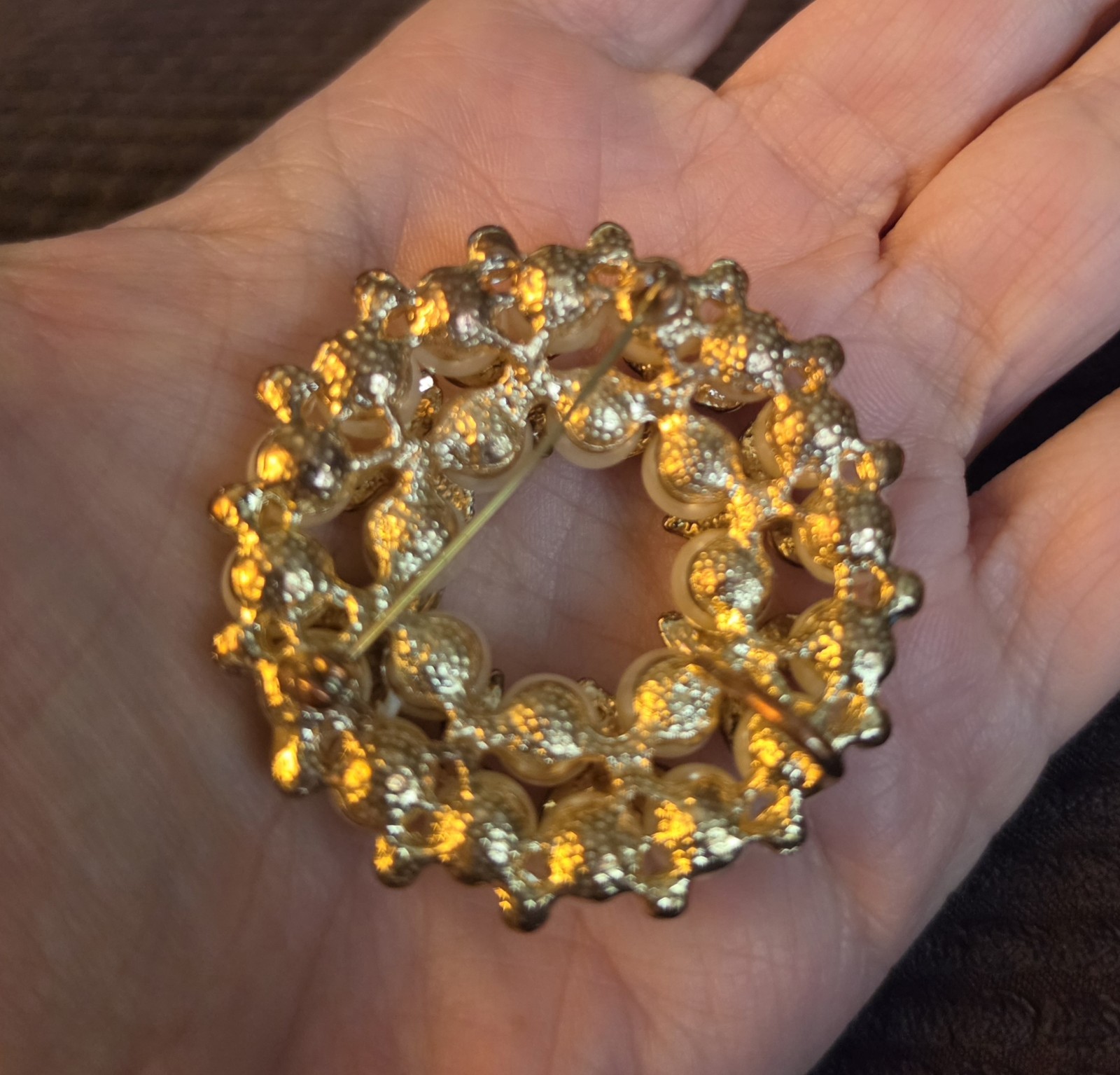 Vintage faux pearl and rhinestone brooch. No box