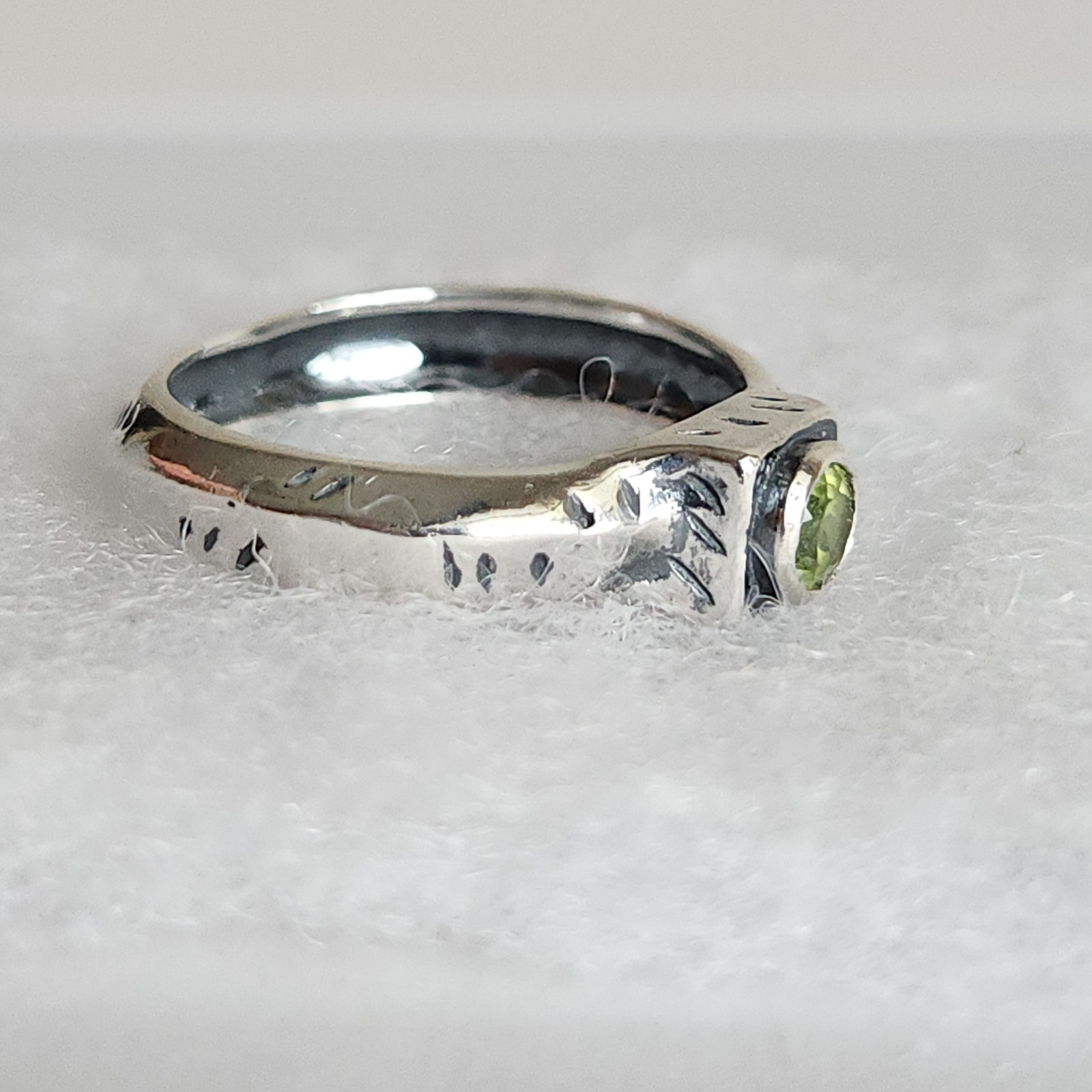 Silpada Sterling Silver Peridot Ring – Size 8.5 – Logo & 925 Stamp