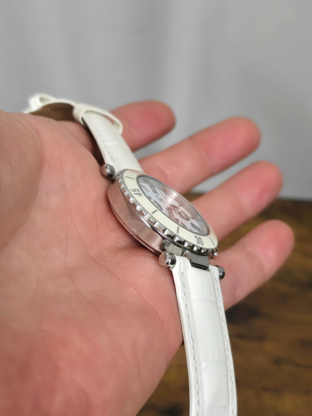 GUESS COLLECTION GC35000 SWISS MADE 13 Jewels Quartz Chronograph Watch – WORKS!