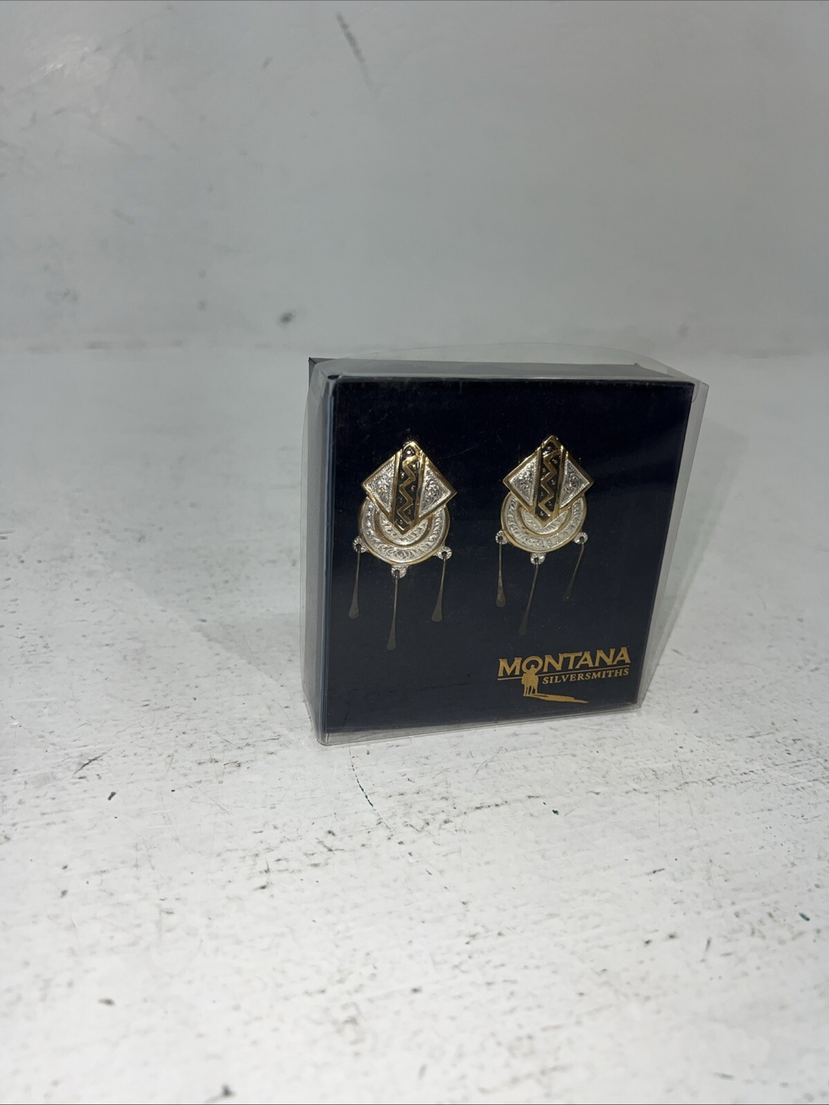 New Women’s Montana Silversmiths Aztec Black Silver Gold Dangle Earrings. F-24