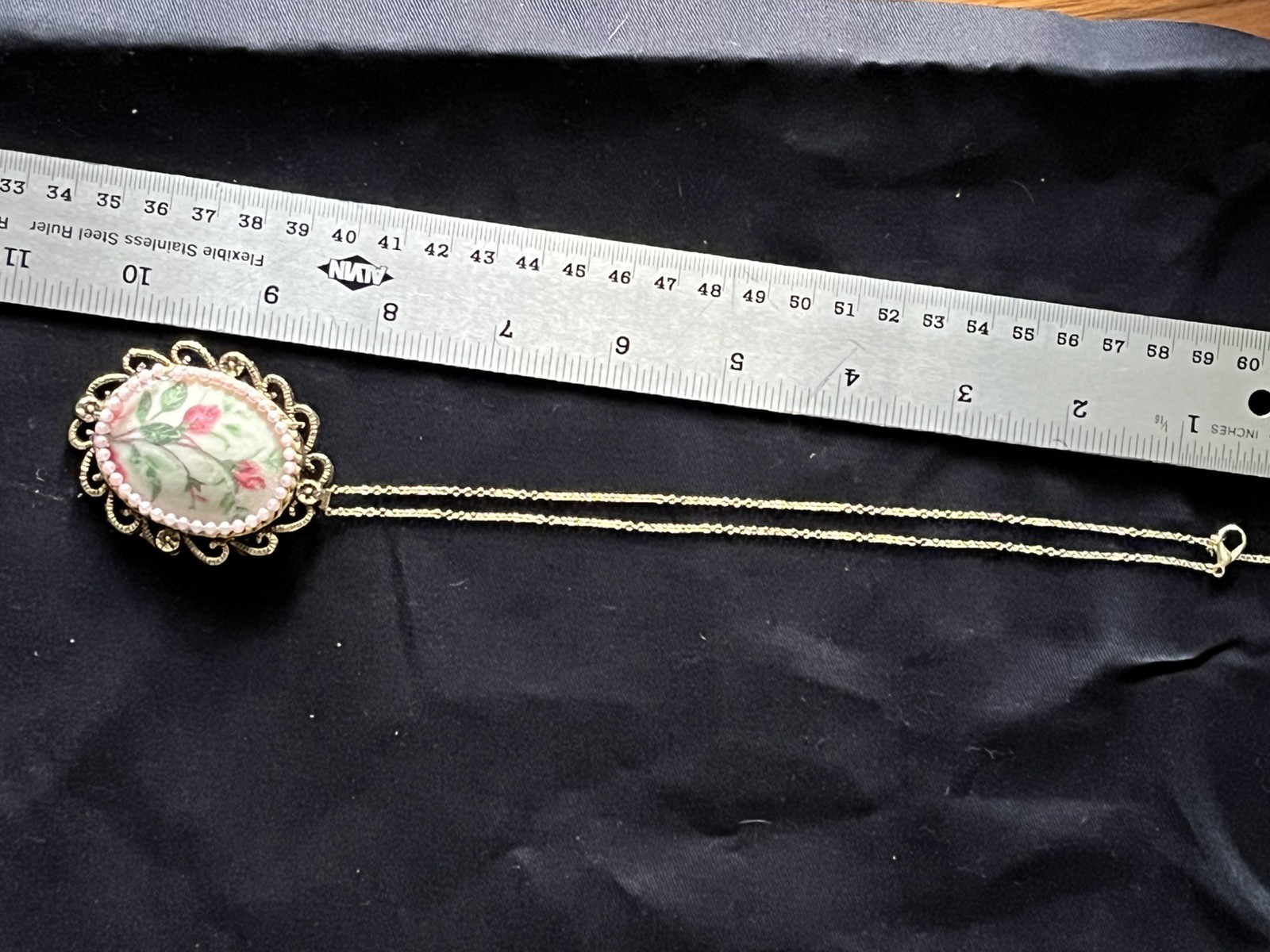 Rare Vintage Hand-Painted Sugared Eggshell Floral Brooch / Pendant 1960s