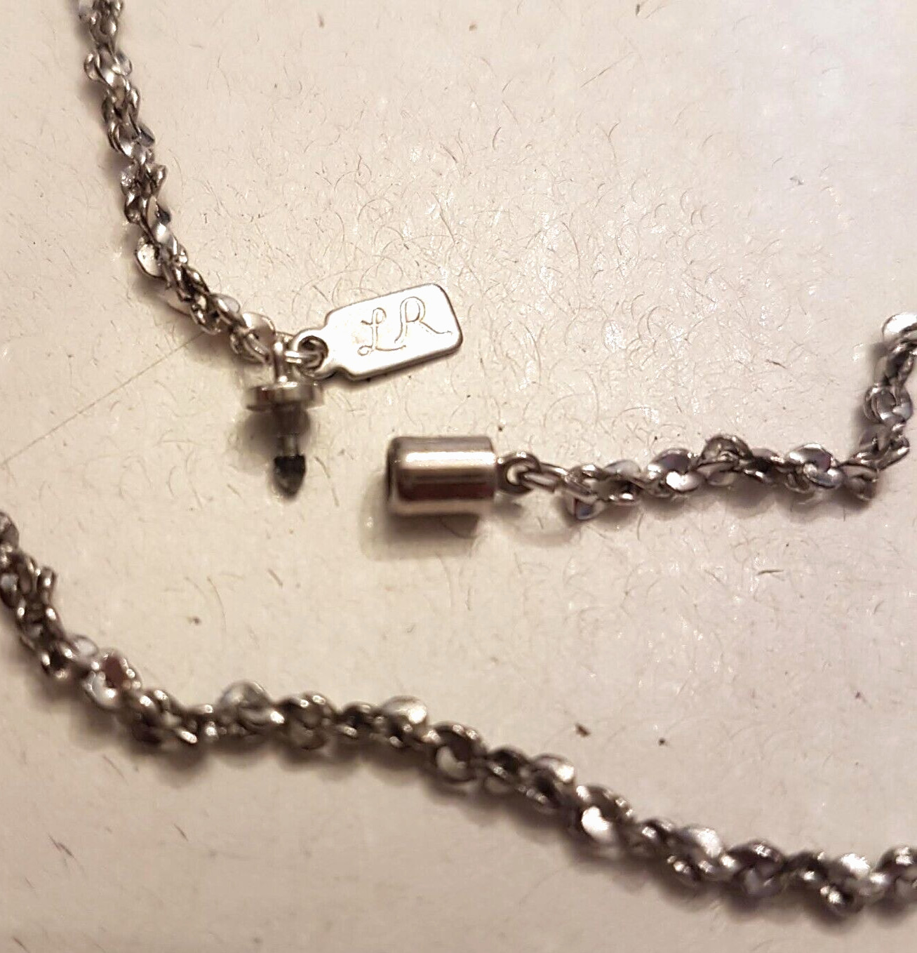 Lady Remington 18″ Silver Tone Chain NECKLACE twisted link push lock clasp