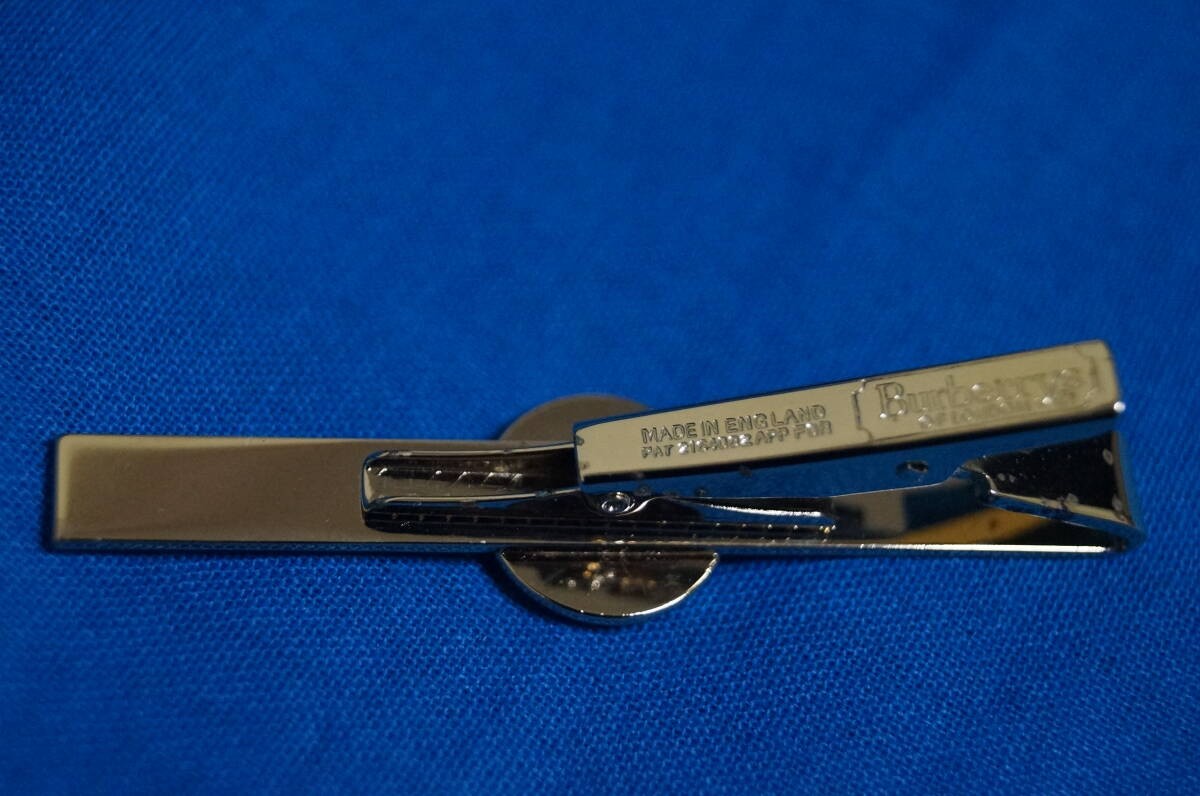 Excellent condition BURBERRY tie pin cufflinks set box