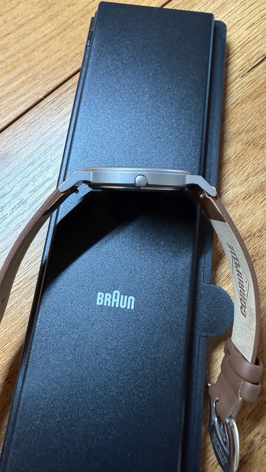 Braun AW 50 – Iconic German minimalism design.