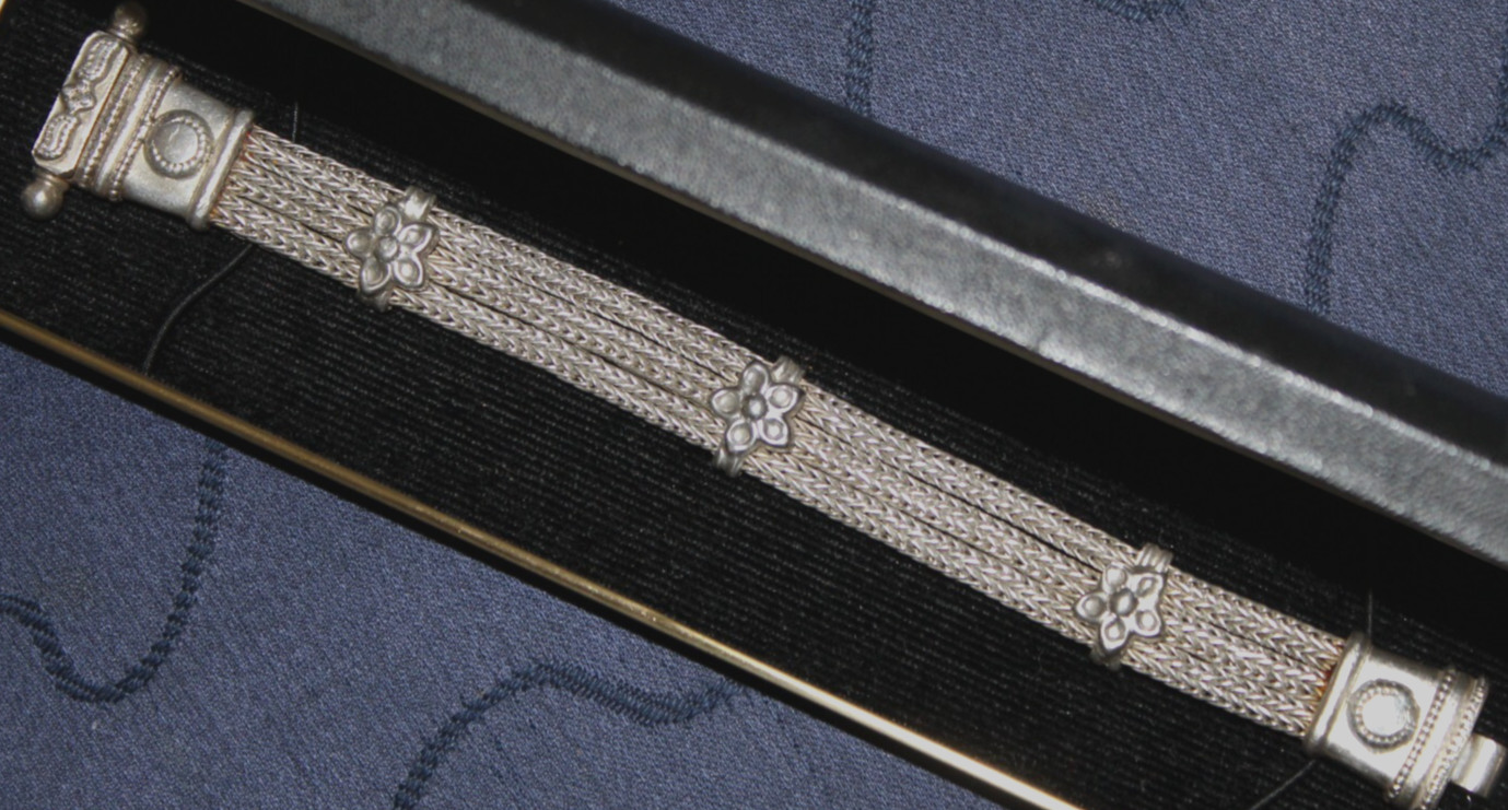 BALI ARTISAN DESAK SUARTI WOVEN 900 SILVER STAITON SCREW CLASP BRACELET 46g