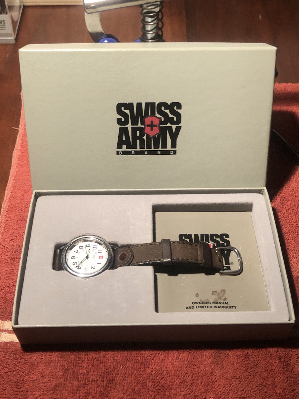 1995 Men’s Victorinox Swiss Army Calvary Watch Org Box & Papers Red Rivet LOOK