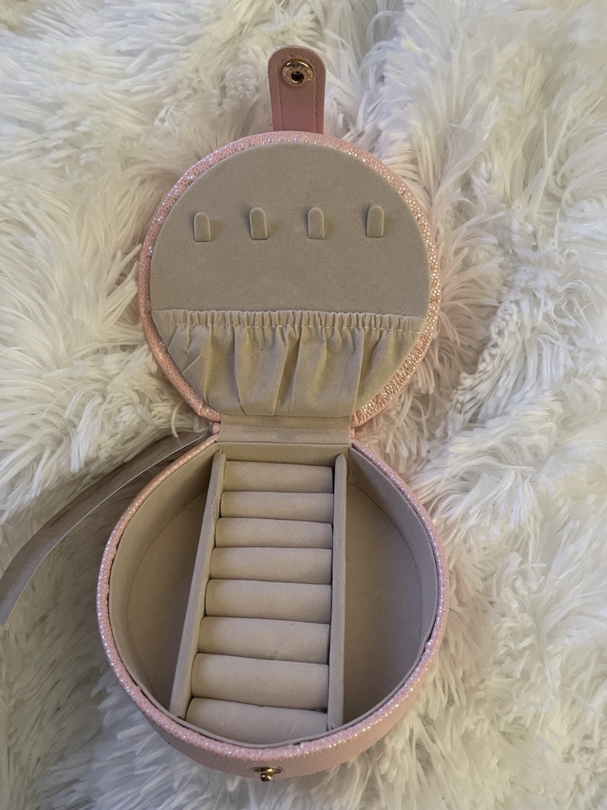 Willow & Riley Pink Round Travel Jewelry Box w/ Mirror & Compartments