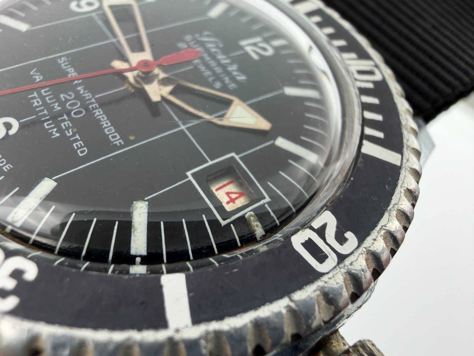 Vintage SICURA Submarine Diver 200 Super Waterproof Cal ETA 8021 Manual – 38 mm