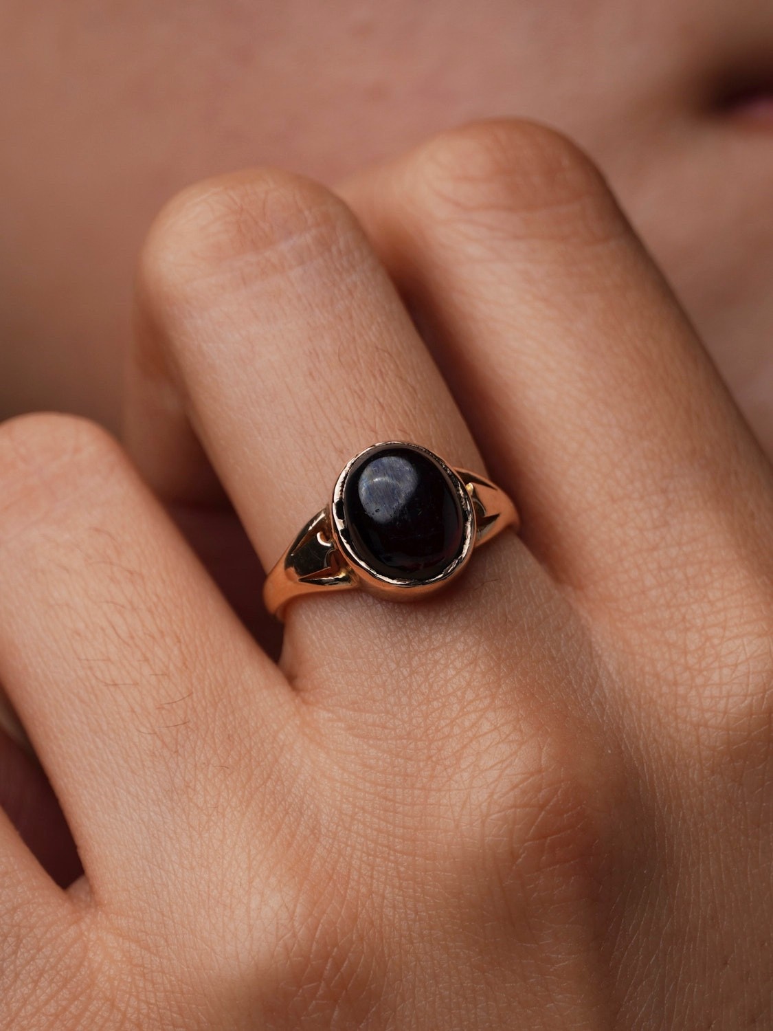 Antique Victorian Garnet Cabochon 9ct Rose Gold Signet Ring Oval Bezel I.5 / 4.5