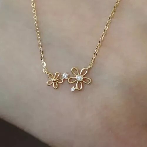 Women’s Flower Pendant In 14K Yellow Gold Plated 2Ct Round Cut Simulated Diamond