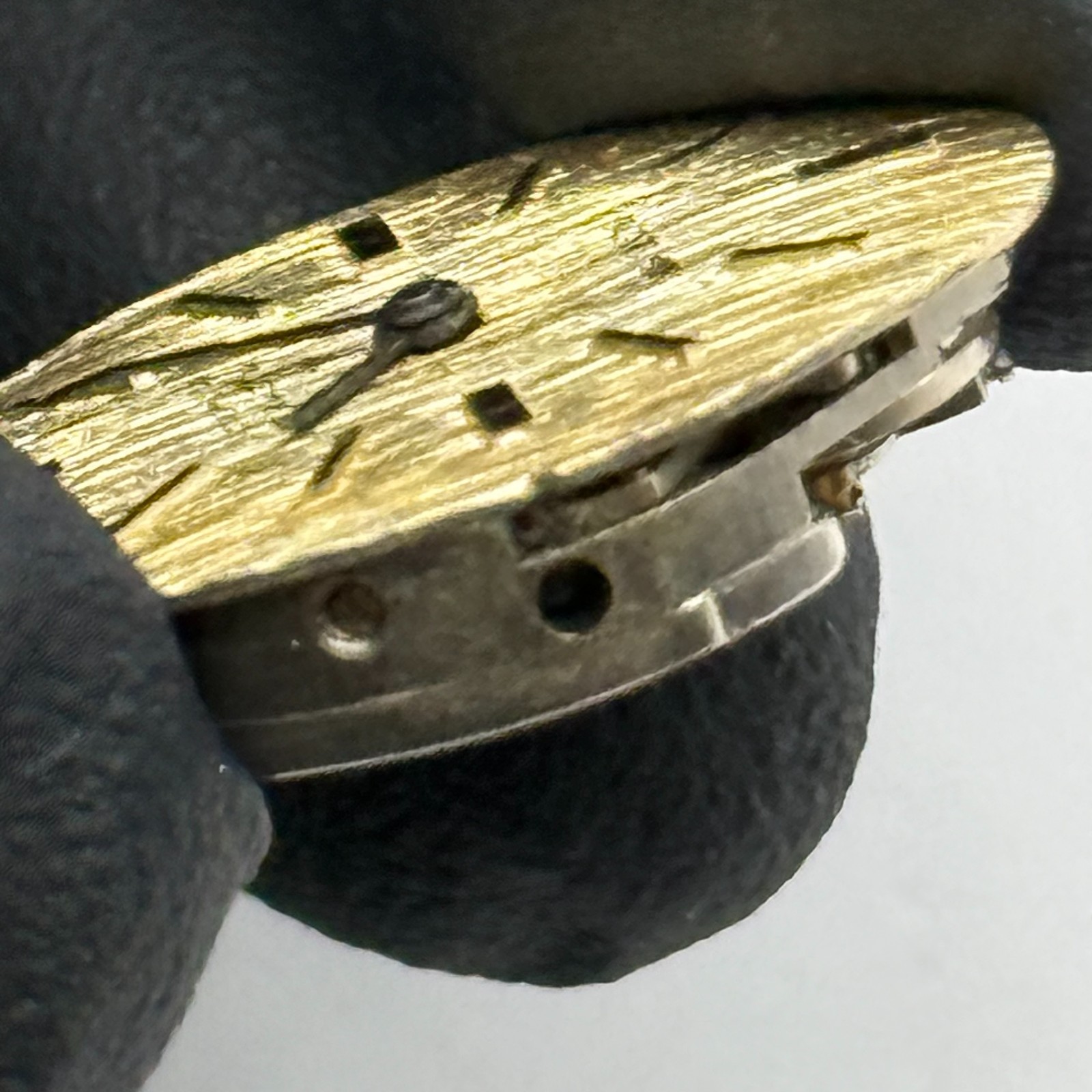 FHF 69-21 Watch Movement Baume 17 Jewels Swiss Manual Wind Parts Repair 15.3mm