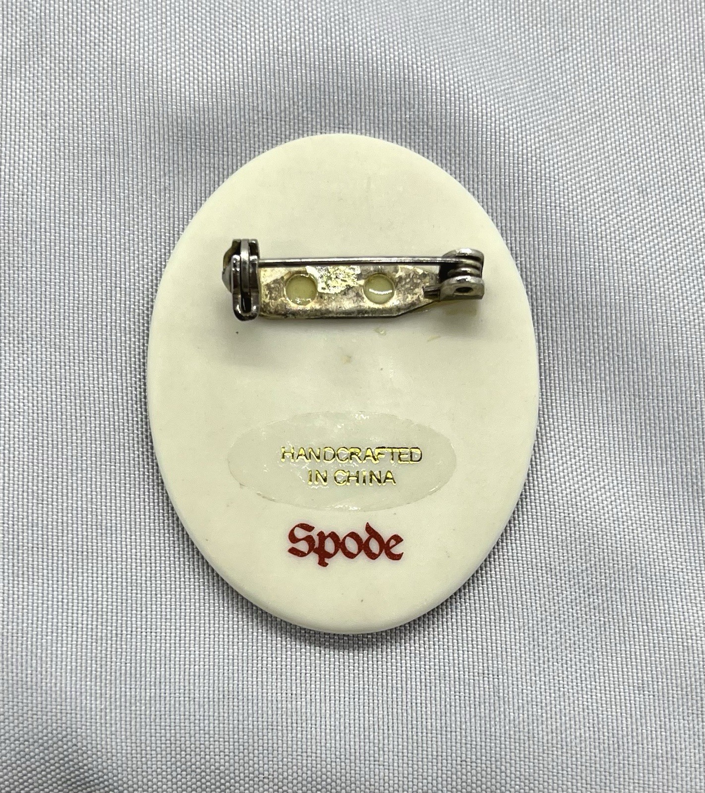 Spode Christmas Tree Brooch Holiday Cheers Pin Porcelain Oval Gold Trim Signed