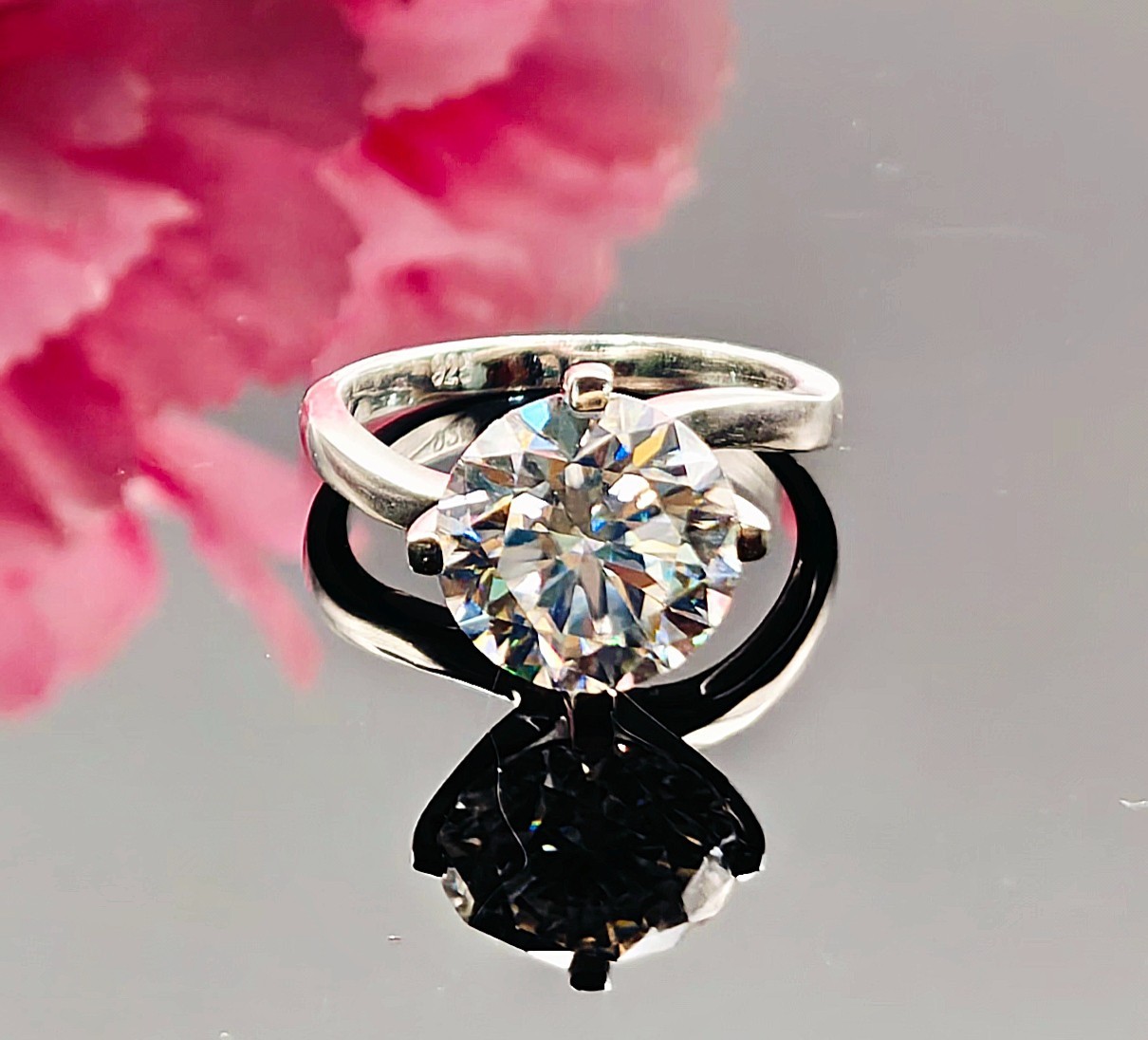 Solitaire 3.75 Ct Round Cut Off White Treated Diamond in Ring 925 Silver